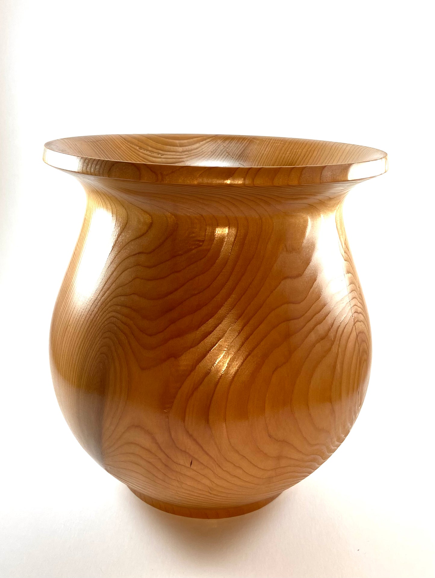 LG Cedar Deco Vase