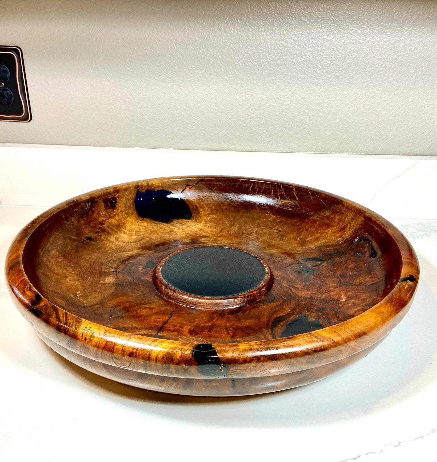 LG Black Walnut/Resin Decorative bowl