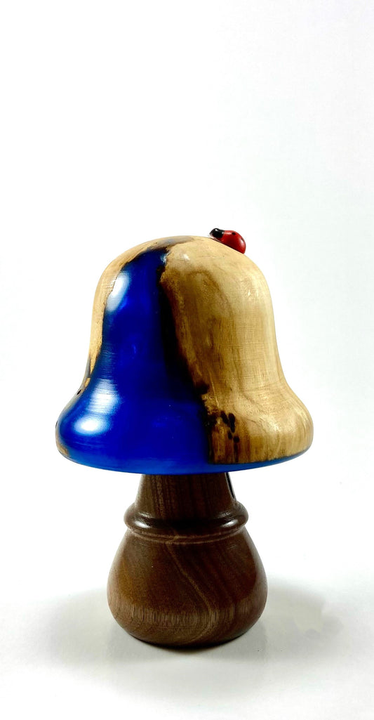 SM Deco Mushroom/Walnut/Maple/Blue Resin