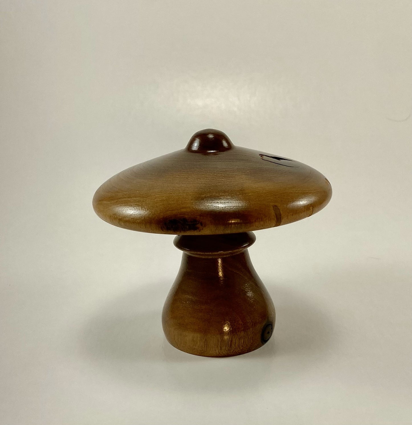 MD Decorative Mushroom/Walnut